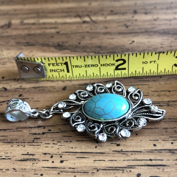 STATEMENT Vintage Earrings & Pendant Set - Picture 6 of 6